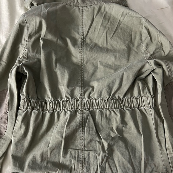 green jacket - Picture 4 of 4